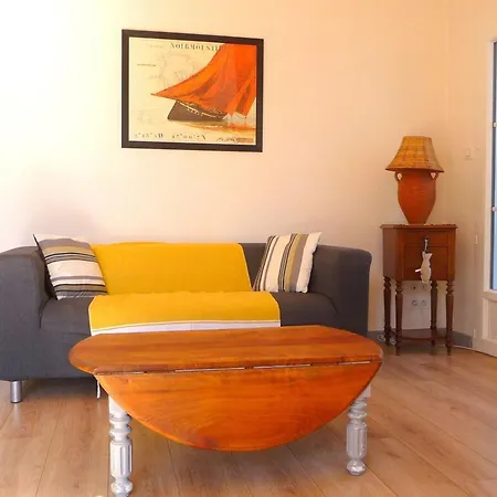 Holiday home Maison Calme Proche Centre - 6 Pers. - Fr-1-823-164 *