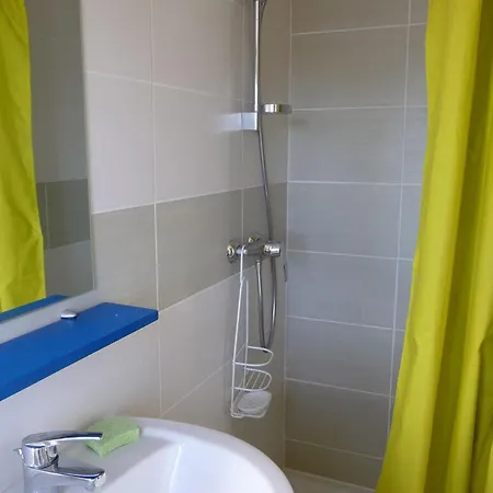Holiday home Maison Calme Proche Centre - 6 Pers. - Fr-1-823-164